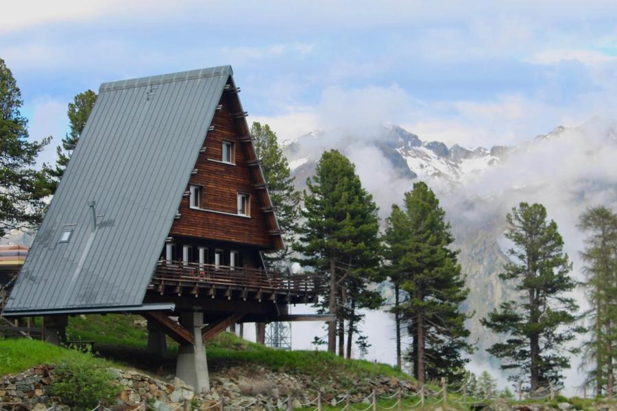 Il rifugio Mollino Presentazione del libro di Enrico Camanni "La montagna sacra"