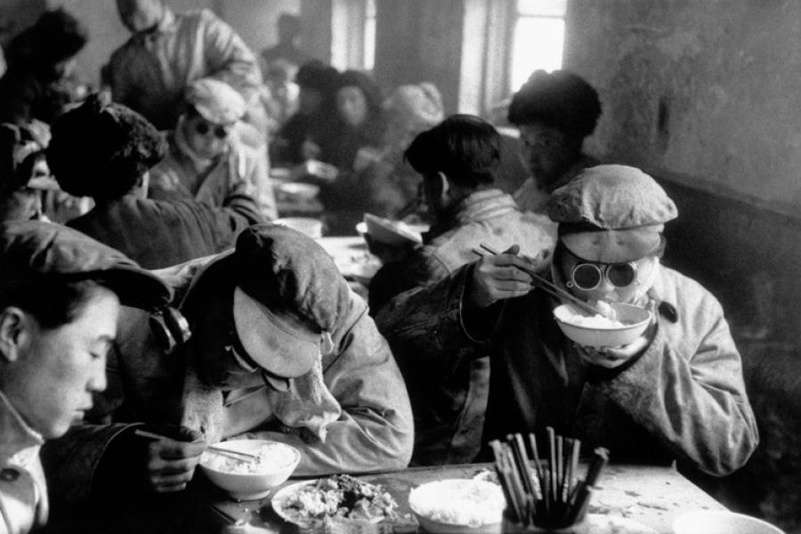 ©Marc Riboud / Fonds Marc Riboud au MNAAG / Magnum Photos CHINA. Martin Parr et Marc Riboud - De la révolution culturelle à la superpuissance globale