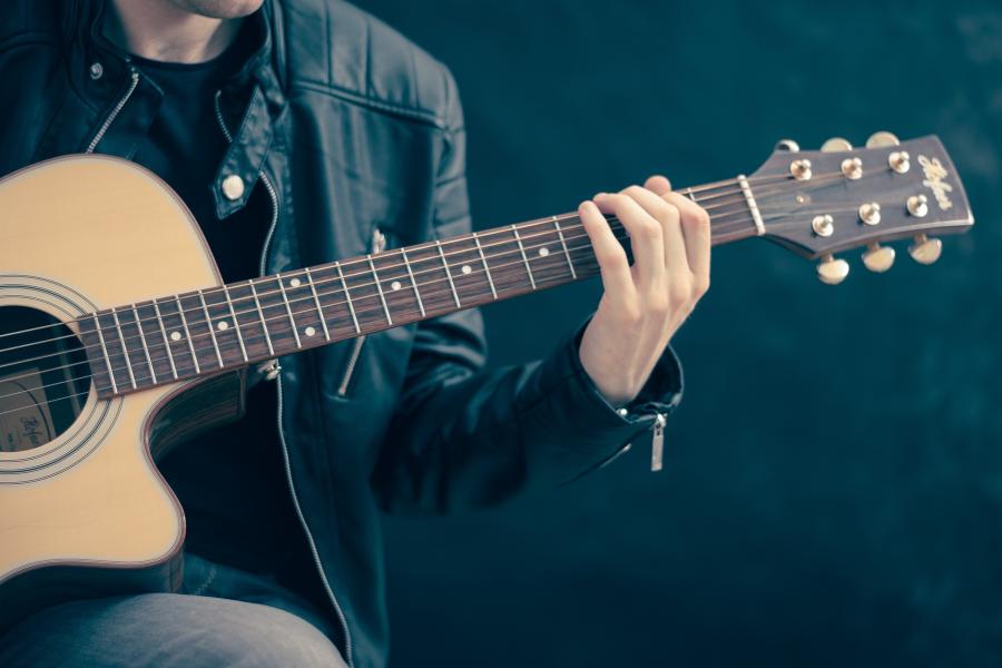 Chitarra acustica GFW Outdoor - Concerto della TNT Band