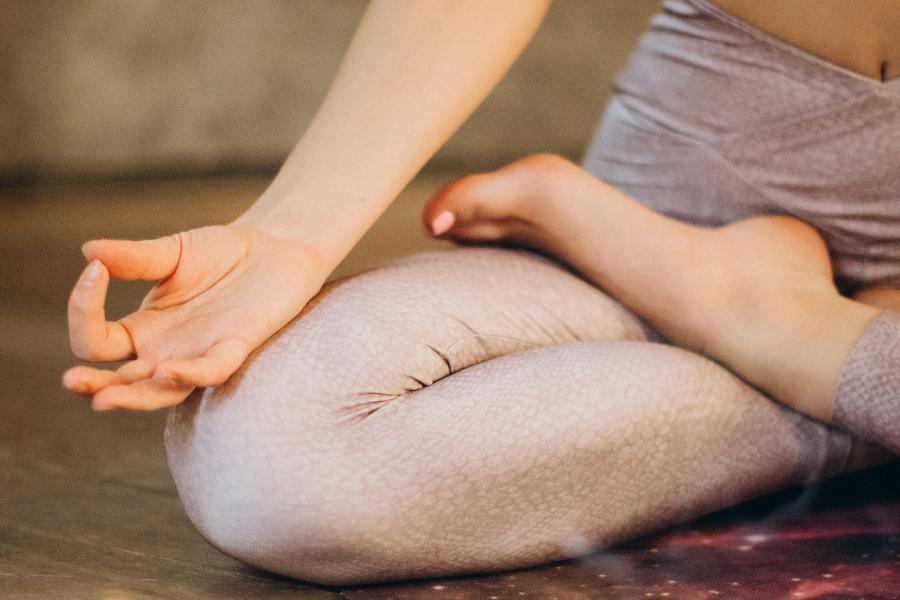 Meditazione Meditazione: tre pratiche per ritrovarci nel passaggio verso il nuovo anno