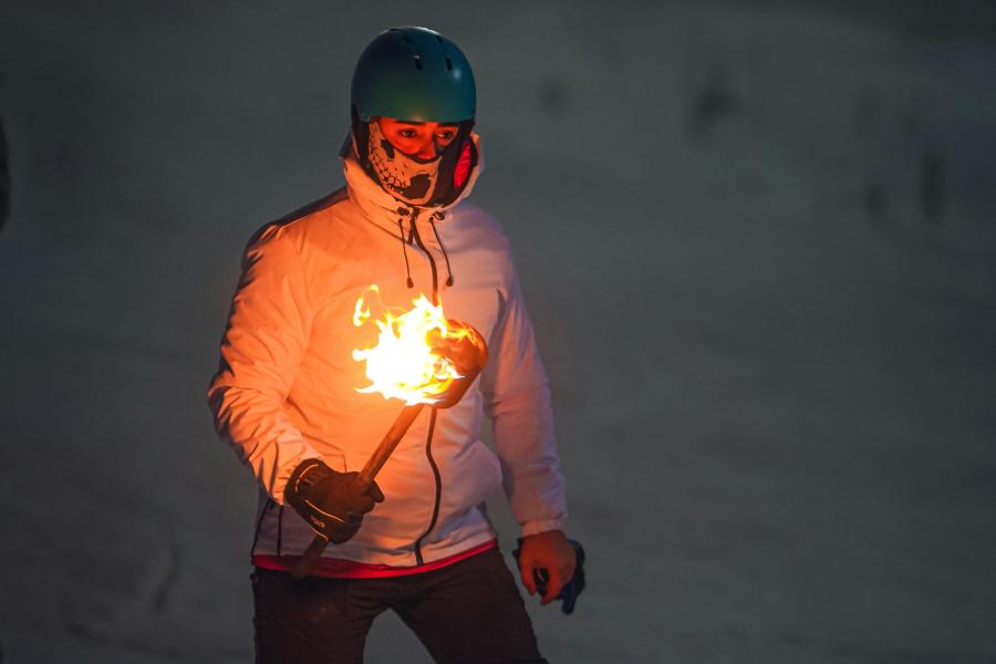 Discesa con fiaccola Veillée aux flambeaux