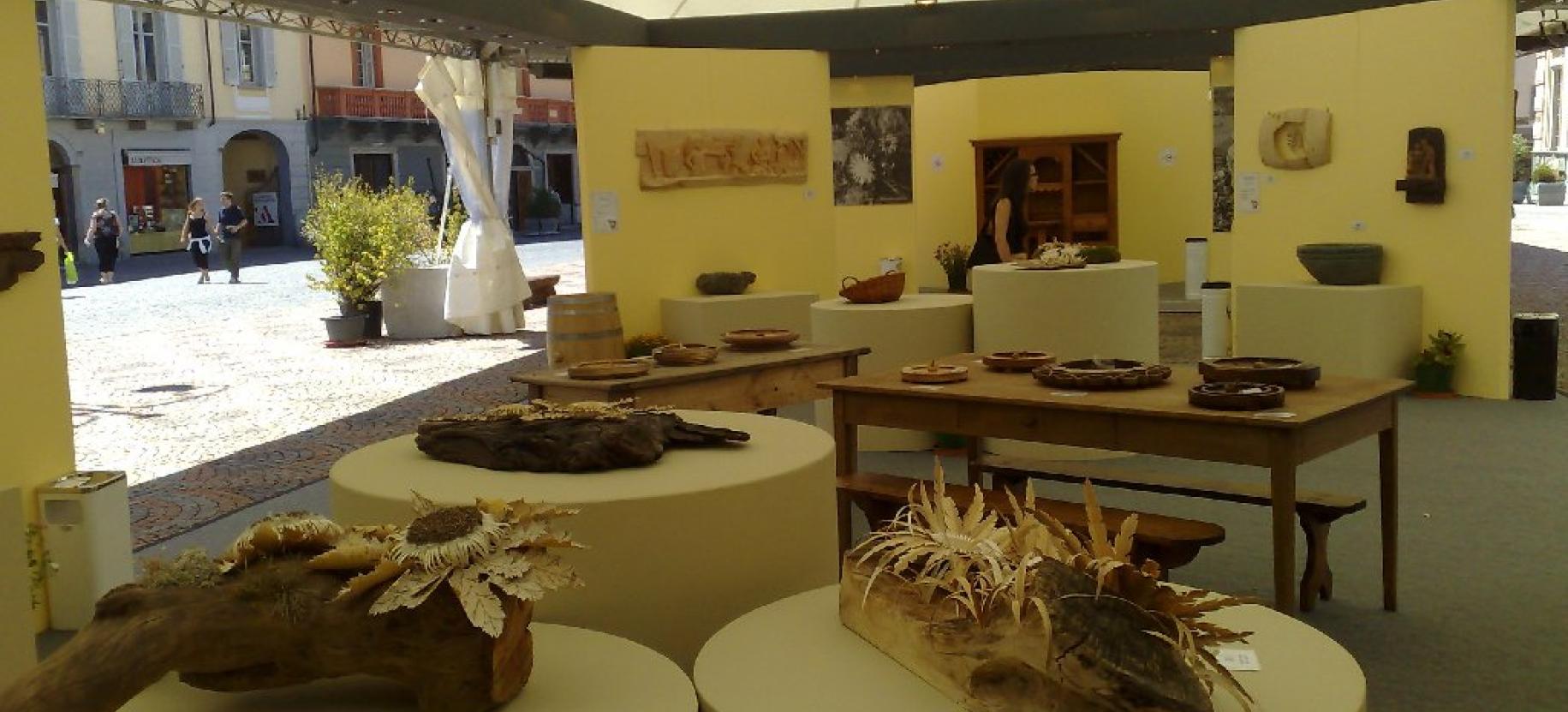 the inside  Exhibit and competition of the traditional Aosta Valley handicraft