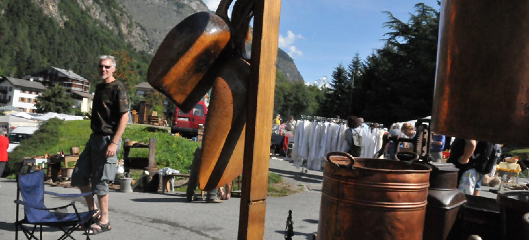 Mercatino dell'antiquariato di Antey