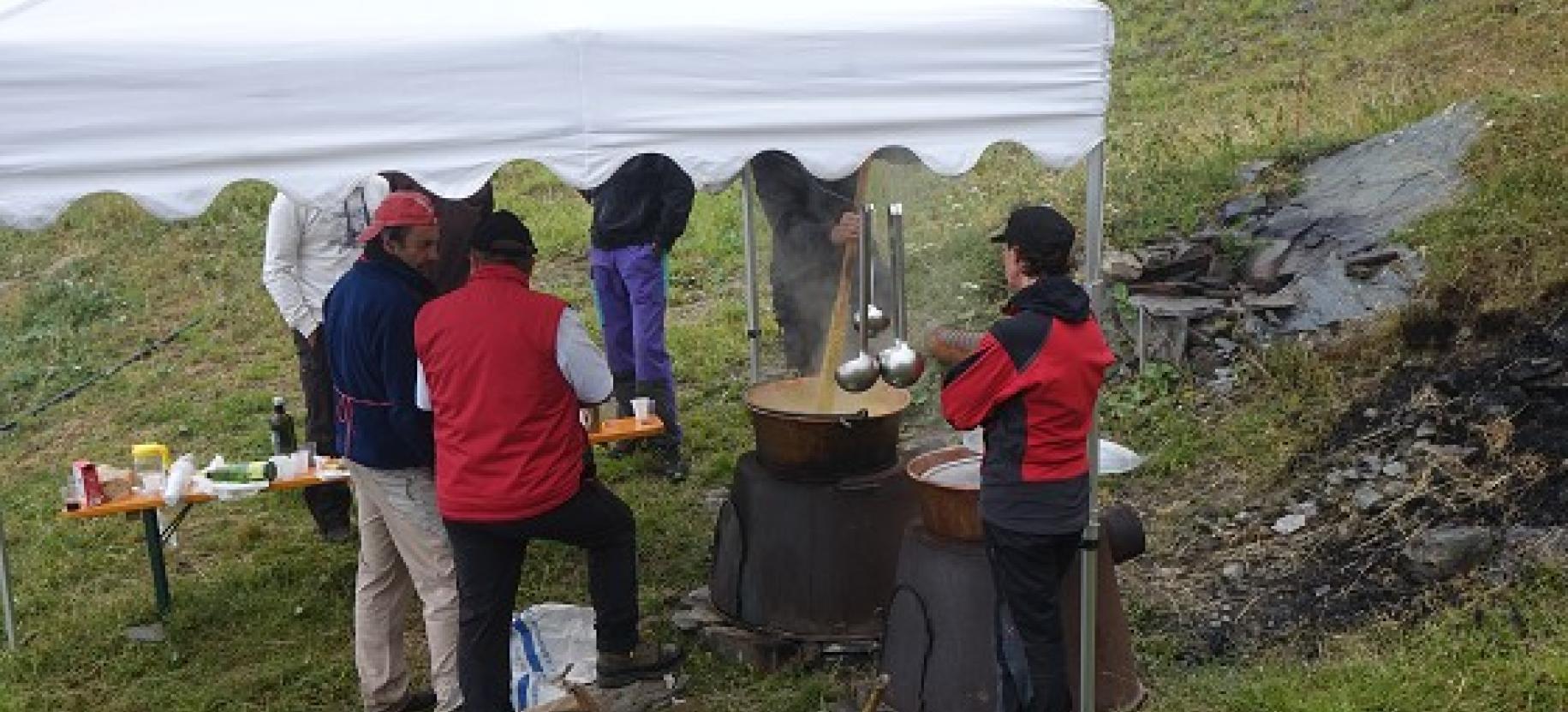 Alpages Ouverts - A full day on a mountain dairy farm