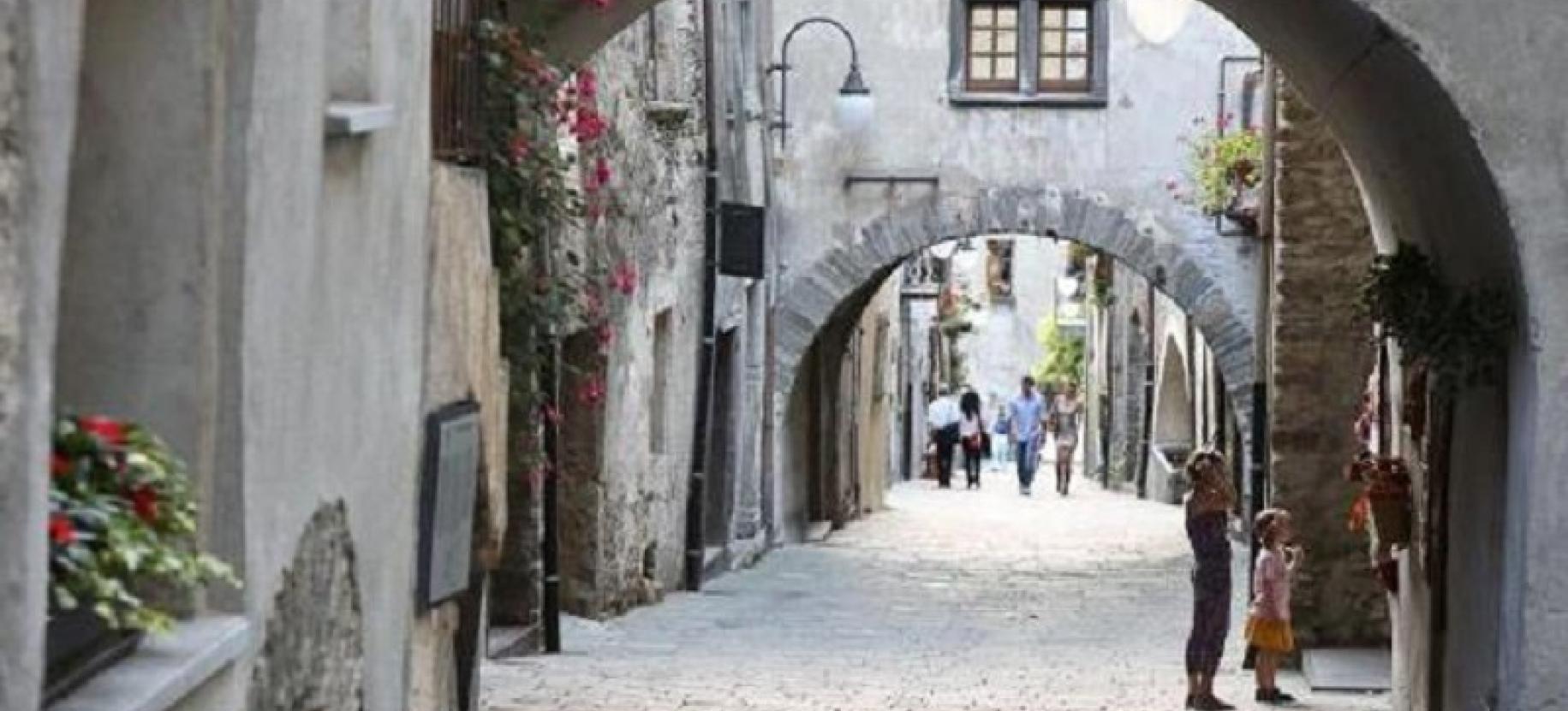 Borgo diVino in Tour a Bard