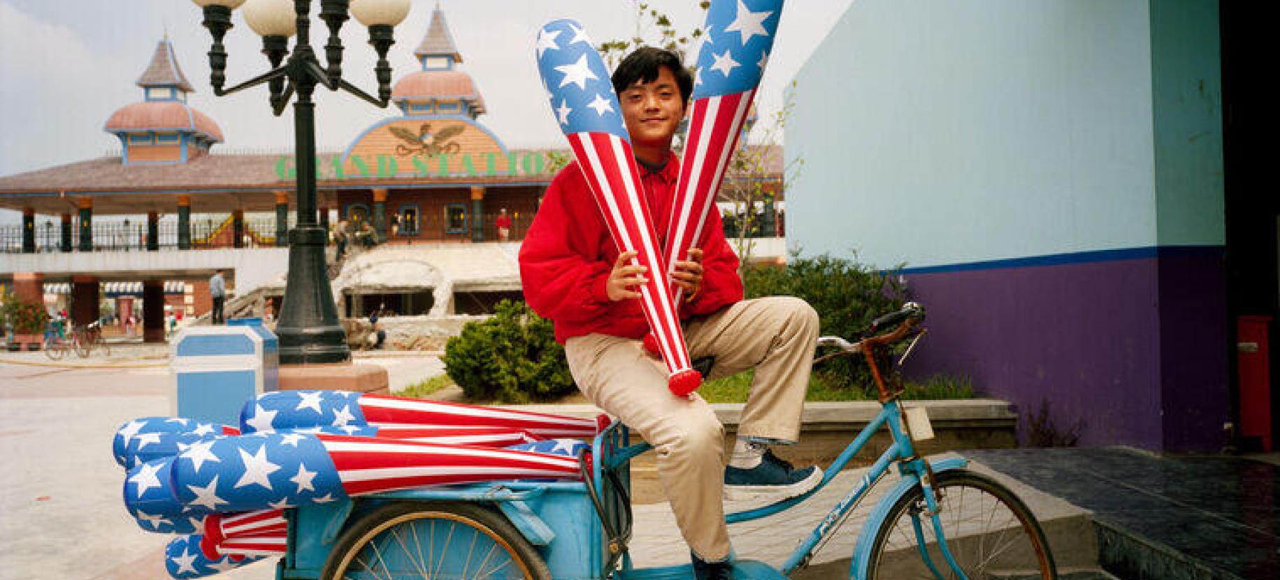 CHINA. Martin Parr and Marc Riboud - From the cultural revolution to the global superpower