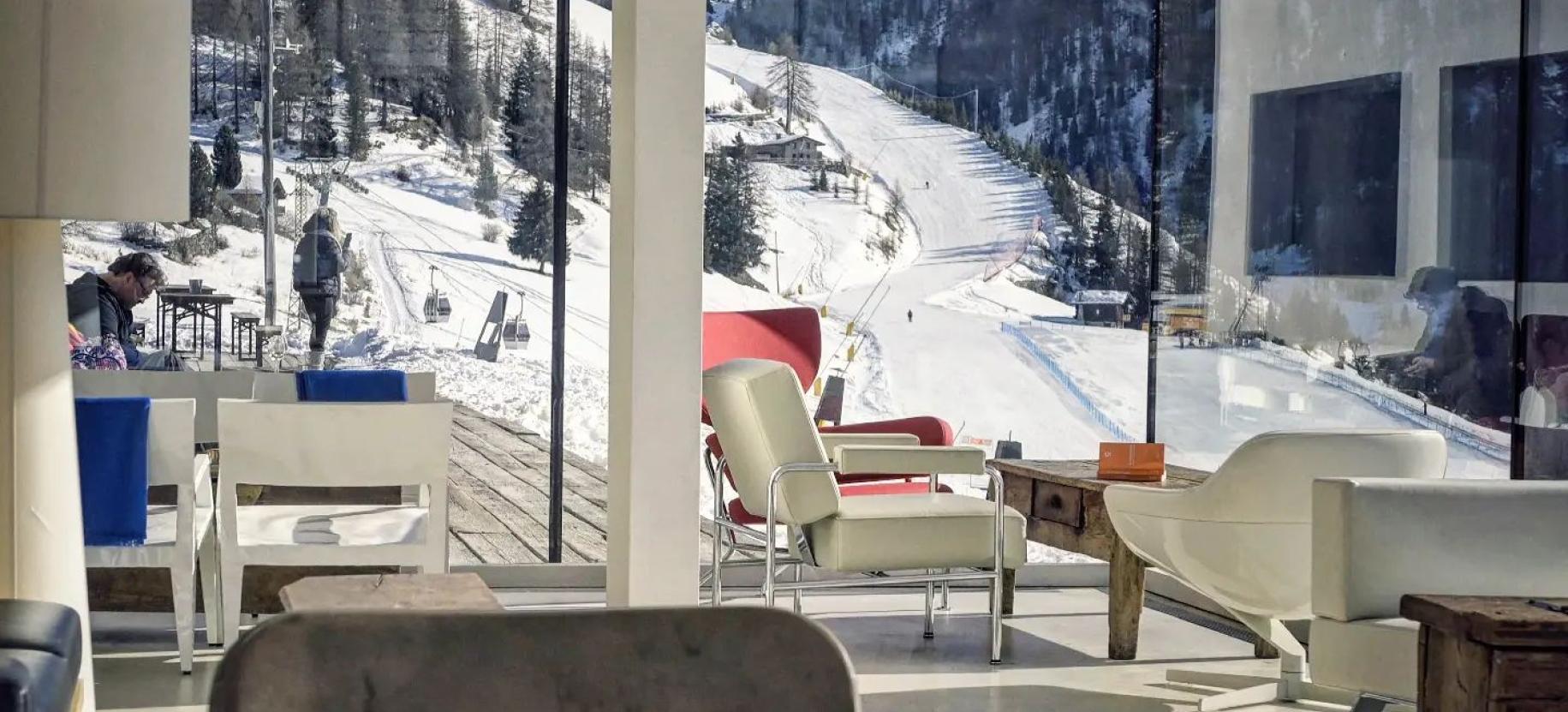 Hotel Crest Alpine Lodge & SPA