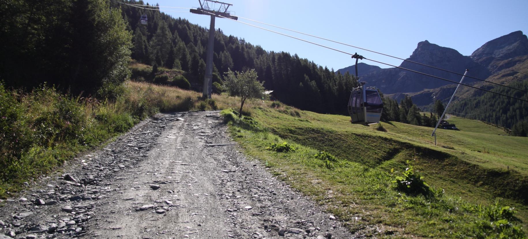 Partenza dal Crest e passaggio sotto la cabinovia di Ostafa.