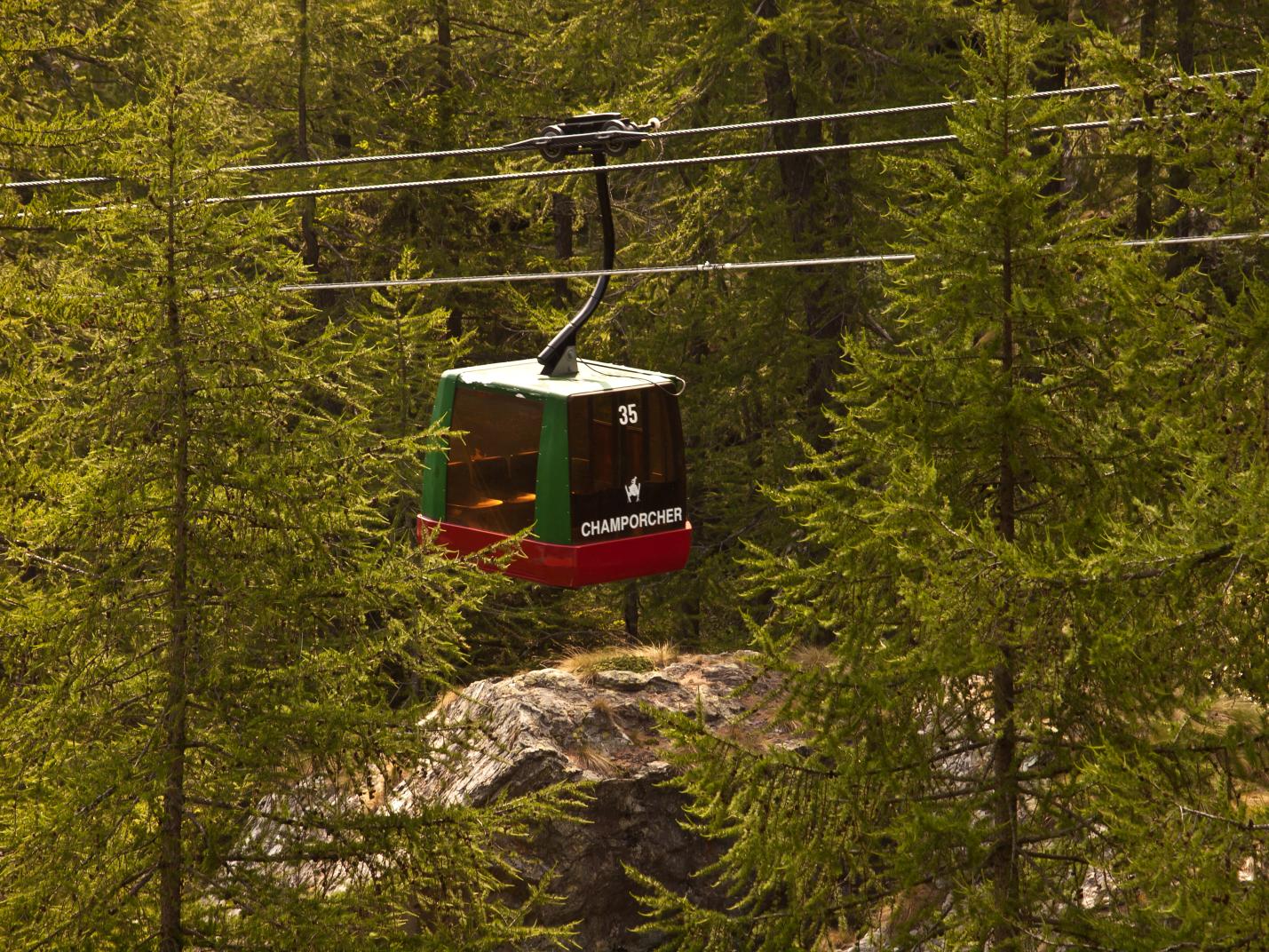 A - Telecabina Chardonney-Laris