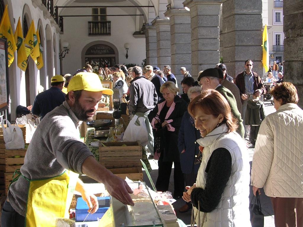 "Lo Tsaven" - marché des producteurs biologiques et biodynamiques