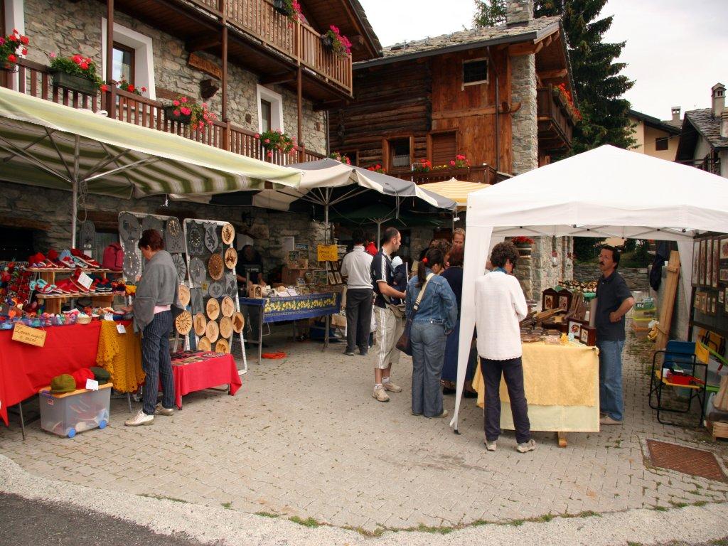 Little market  "Lo martsé di Torgnolein" - Arts and crafts market