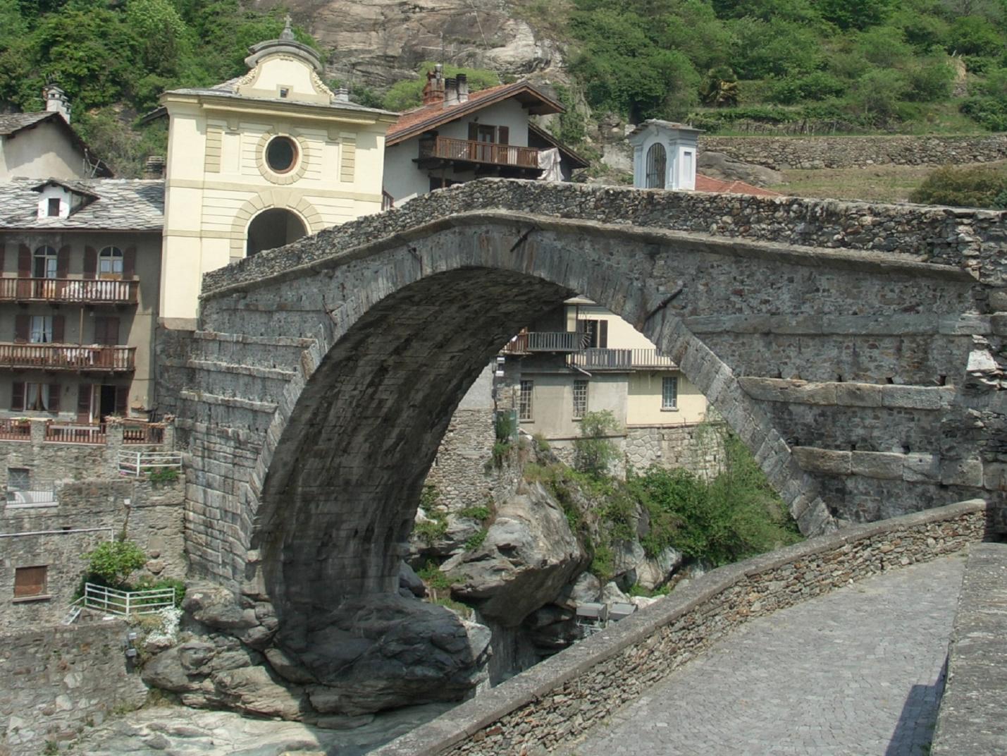 Scoprire Pont-Saint-Martin: Martino e la via smarrita