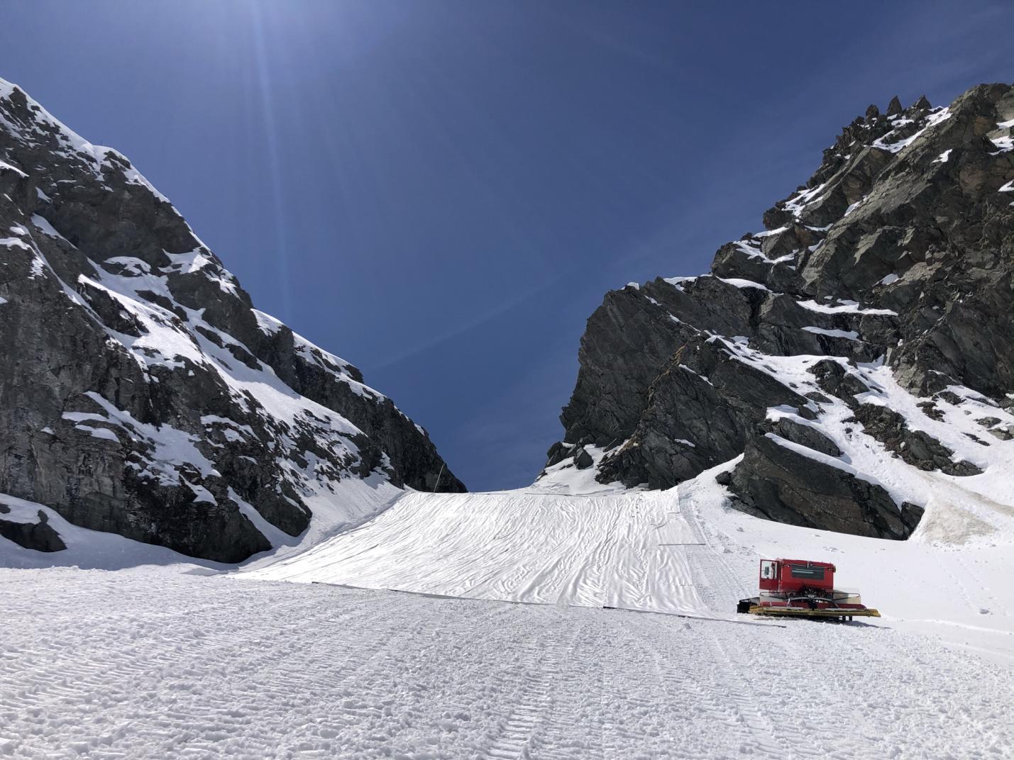  Snowfarming: Monterosa S.p.A affronta il cambiamento climatico sulla pista Sarezza-Contenery in Val d'Ayas 