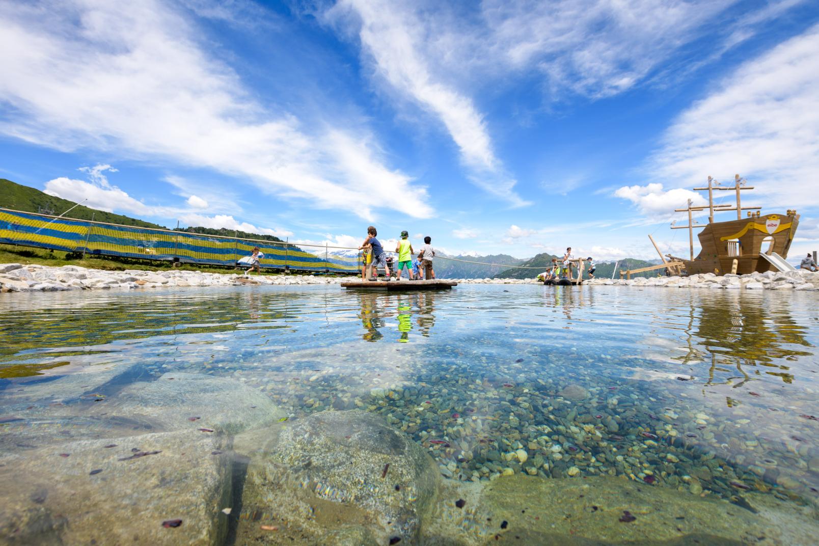 Alpe di mera playgrounds