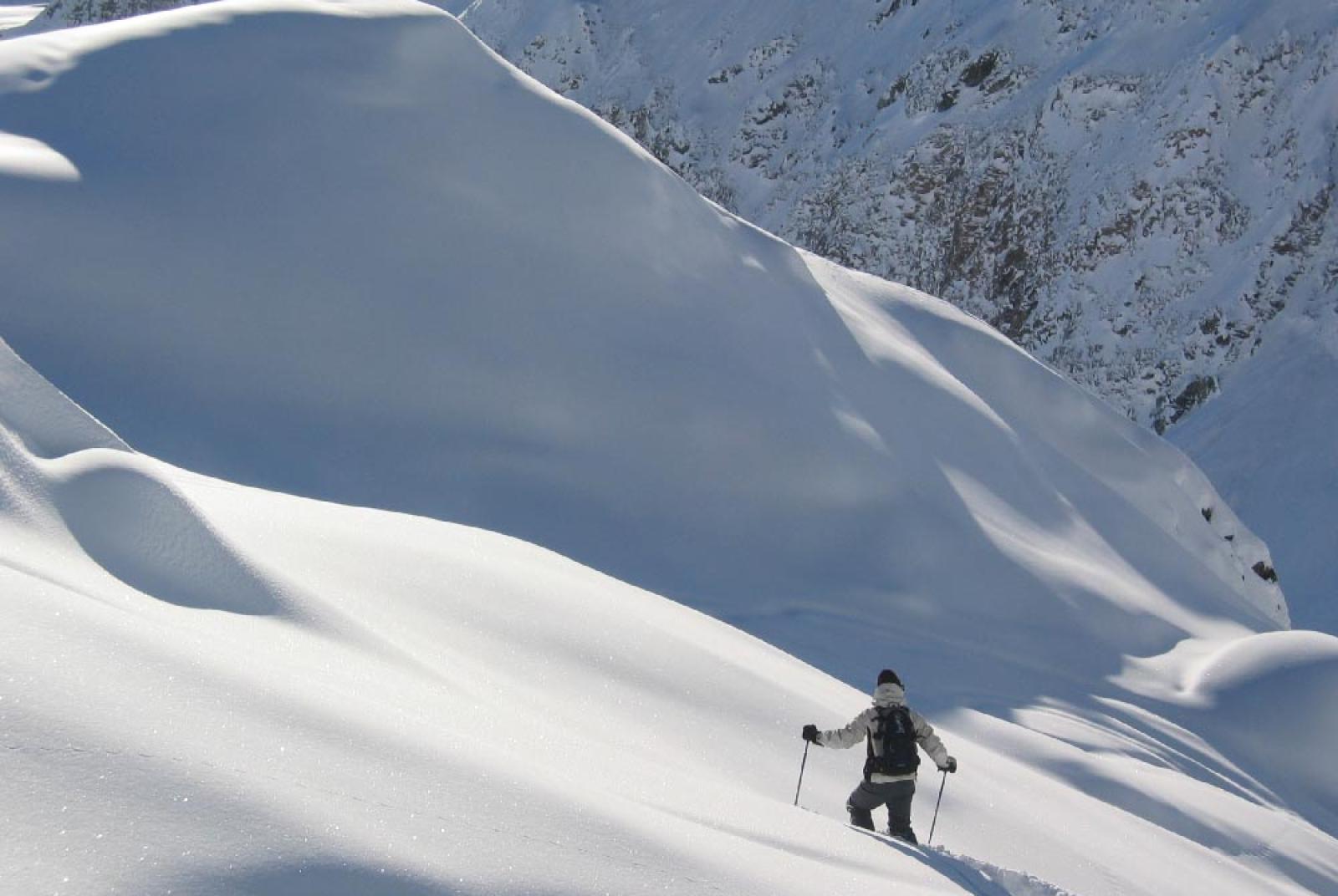 FREERIDE AVEC LES GUIDES D’AYAS : À LA RECHERCHE DE LA VALLÉE PERDUE