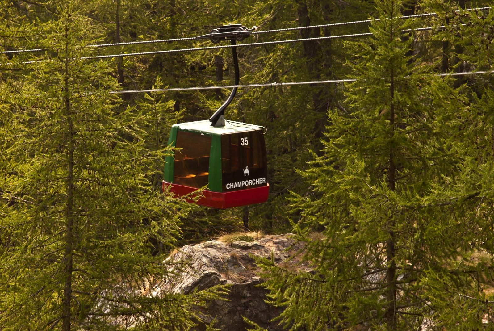A - Telecabina Chardonney-Laris
