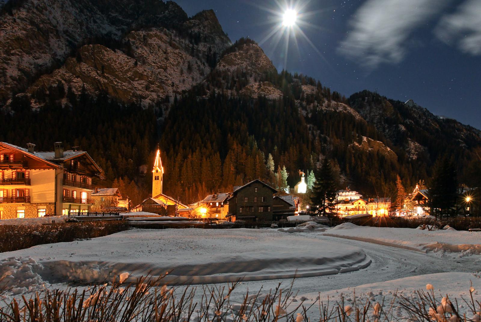 Notturna di Gressoney-Saint-Jean Accensione dell'Albero di Natale