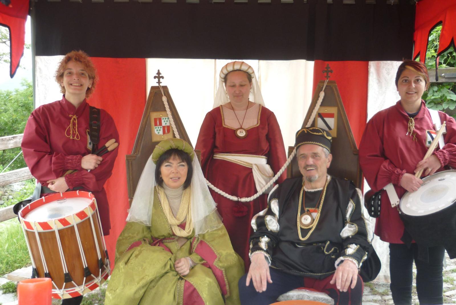 .. Personaggi medievali... Un pomeriggio diverso al castello di Fénis