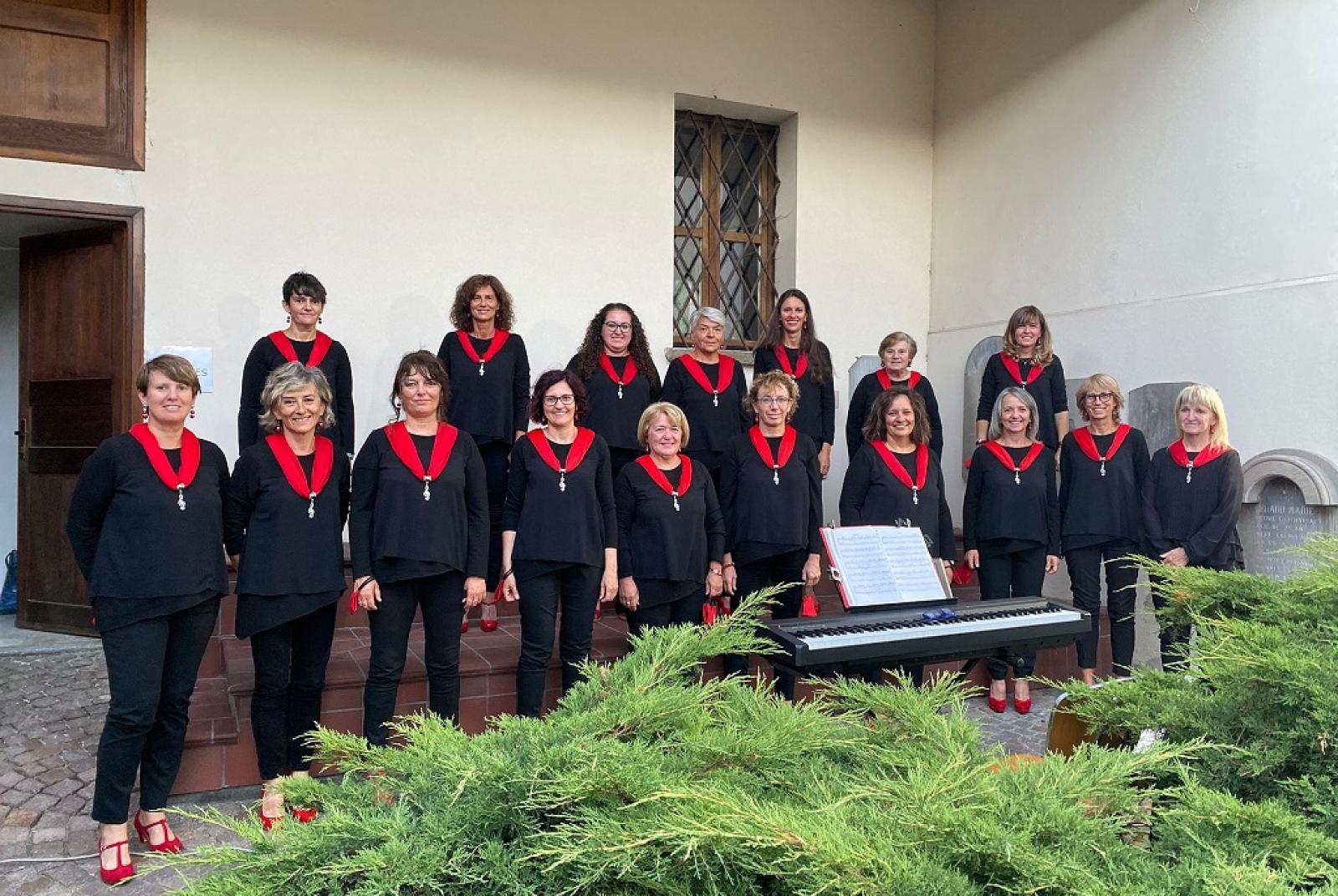 Coro "La Vie est belle"  Coro “La vie est belle" di Introd