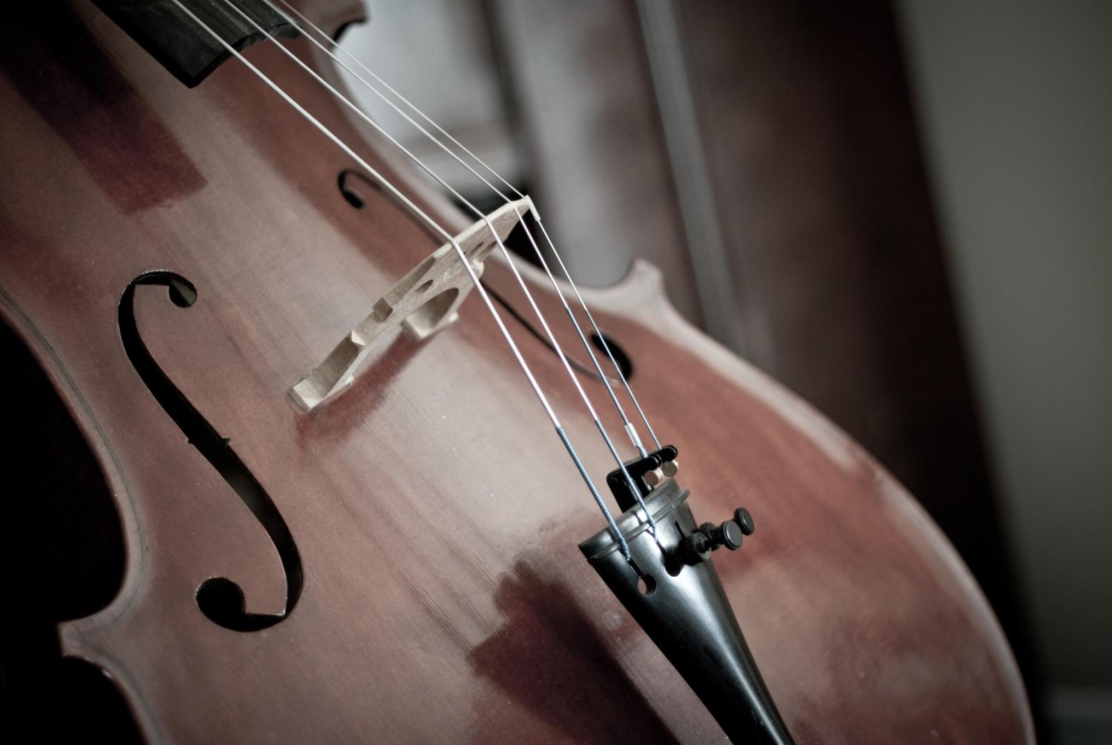 Violoncello Concerto con musiche di Piazzolla e Bruni