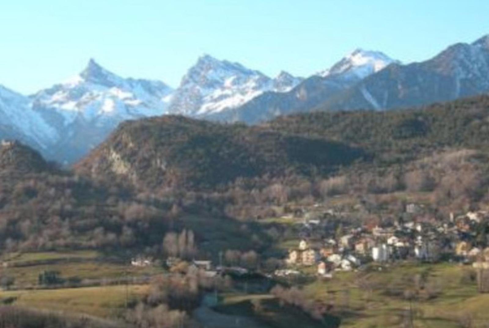 Leggende e novelle in Val d'Ayas: dalla leggenda tradizionale alla pièce teatrale