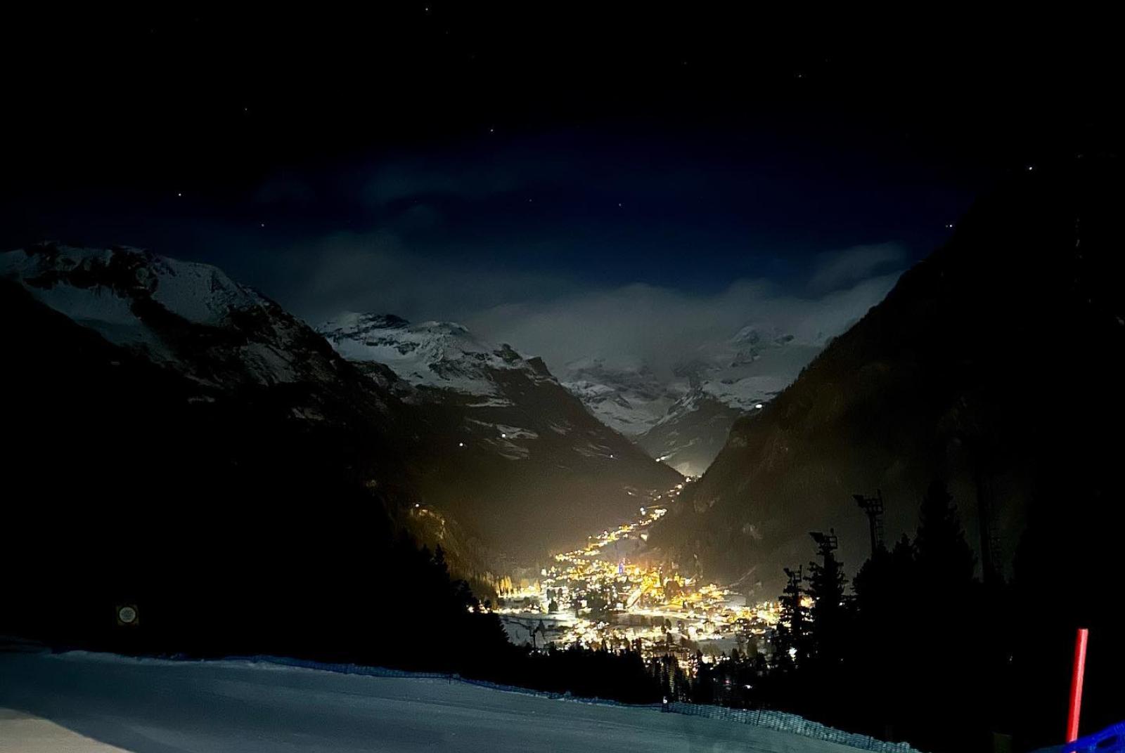 Vista di Gressoney in notturna Fiaccolata con i maestri di sci aperta a tutti