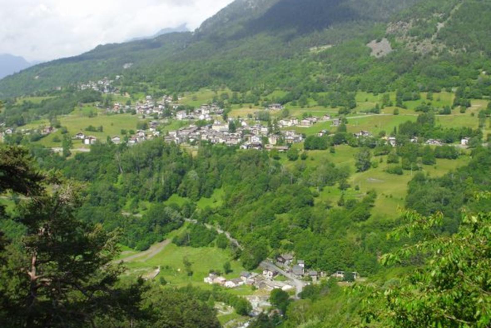 Challand-Saint-Anselme Challand-Saint-Anselme Presentazione del libro Cento Cime