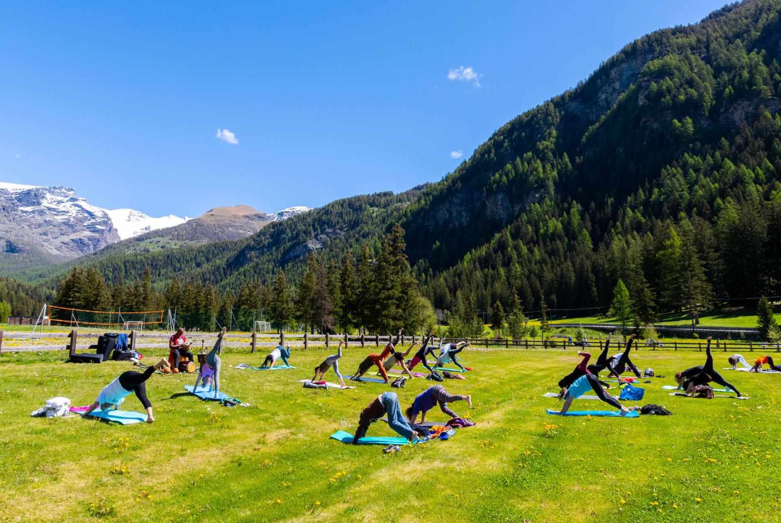 Yoga all'aperto YogaMonterosa Festival