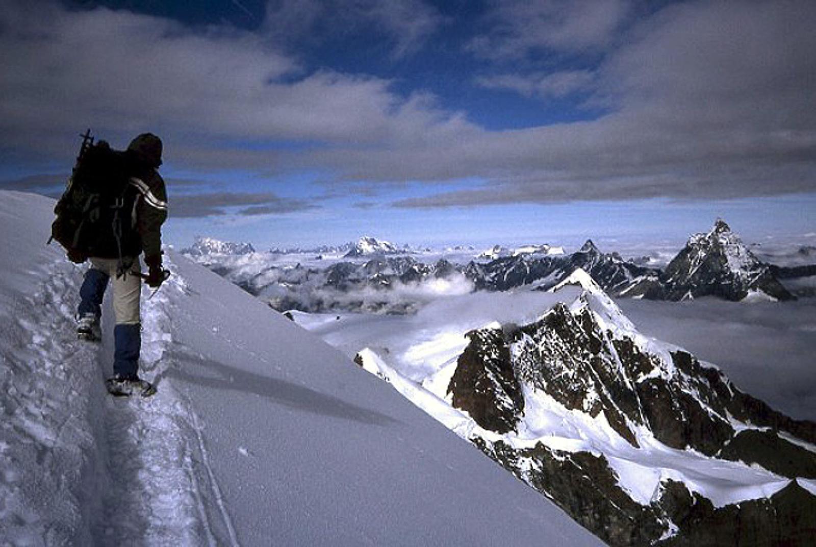 MOUNTAINEERING WITH ALPINE GUIDES